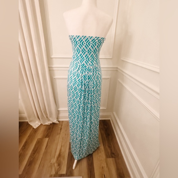 Tart Teal & White Geometric Strapless Maxi Dress - Picture 2 of 9
